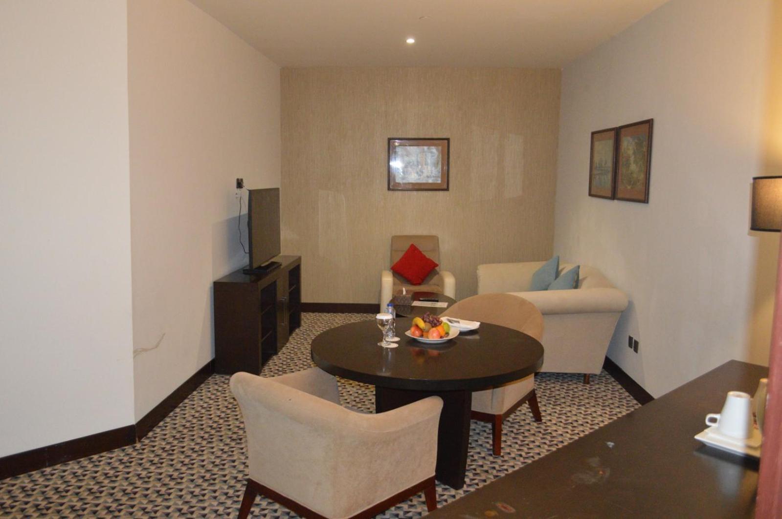 Golden Tulip Hail Ngoại thất bức ảnh